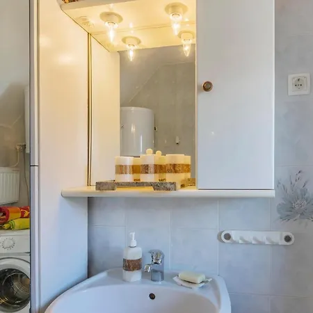 1 Bedroom Stunning In